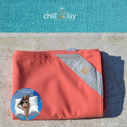 Poolkissenbezug für Premium Poolkissen Maxi 190x130 cm von chillisy in Pink Grapefruit zusammengelegt am Poolrand