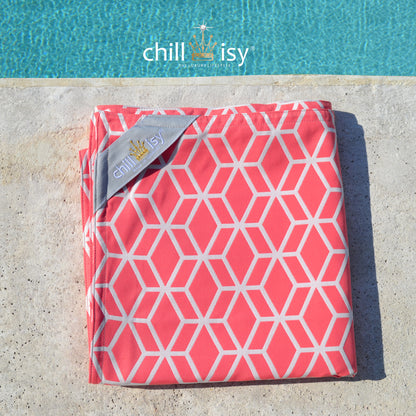 Poolkissenbezug Maxi 90x130 cm im Crystal Koralle Design von chillisy am Poolrand liegend