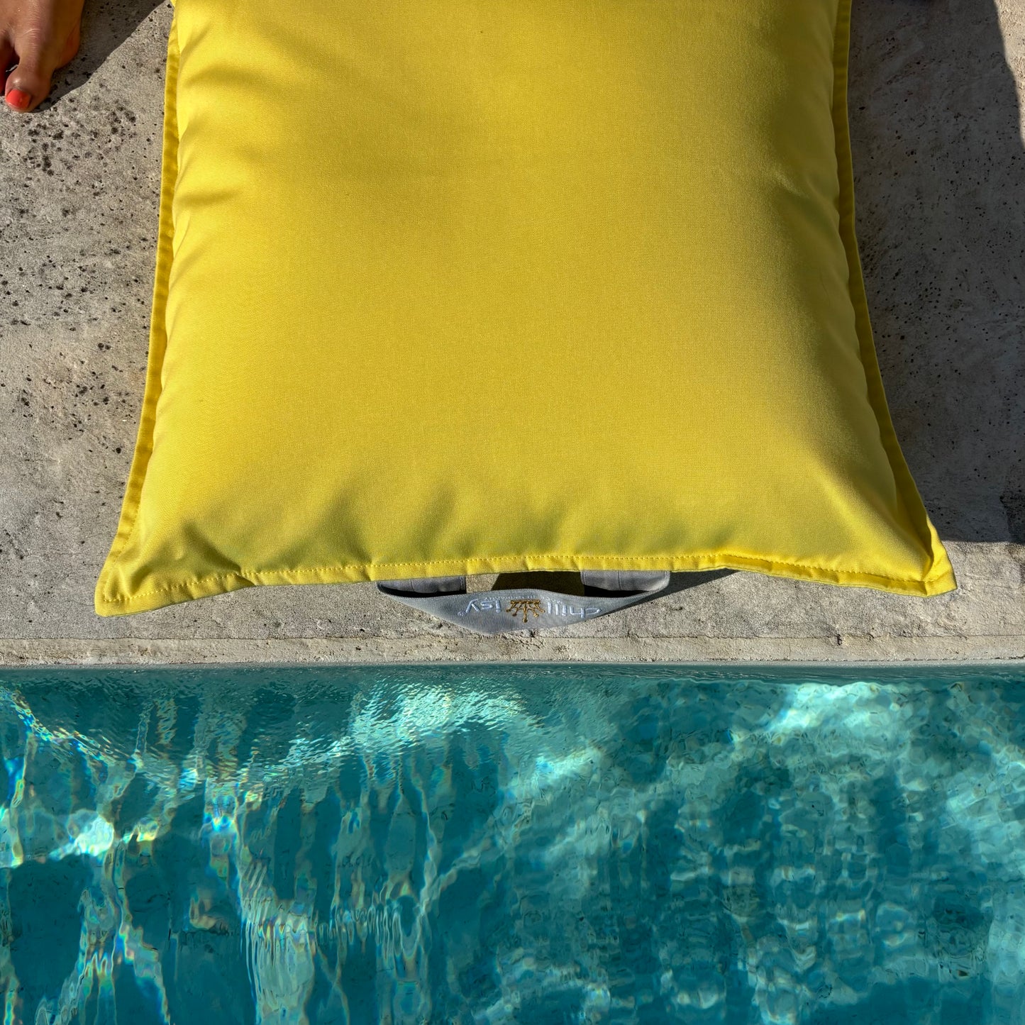Schwimmmkissen Formentera in der Farbe Limone 60x60 cm, Verwendung: Wasser und Land. Marke: chillisy