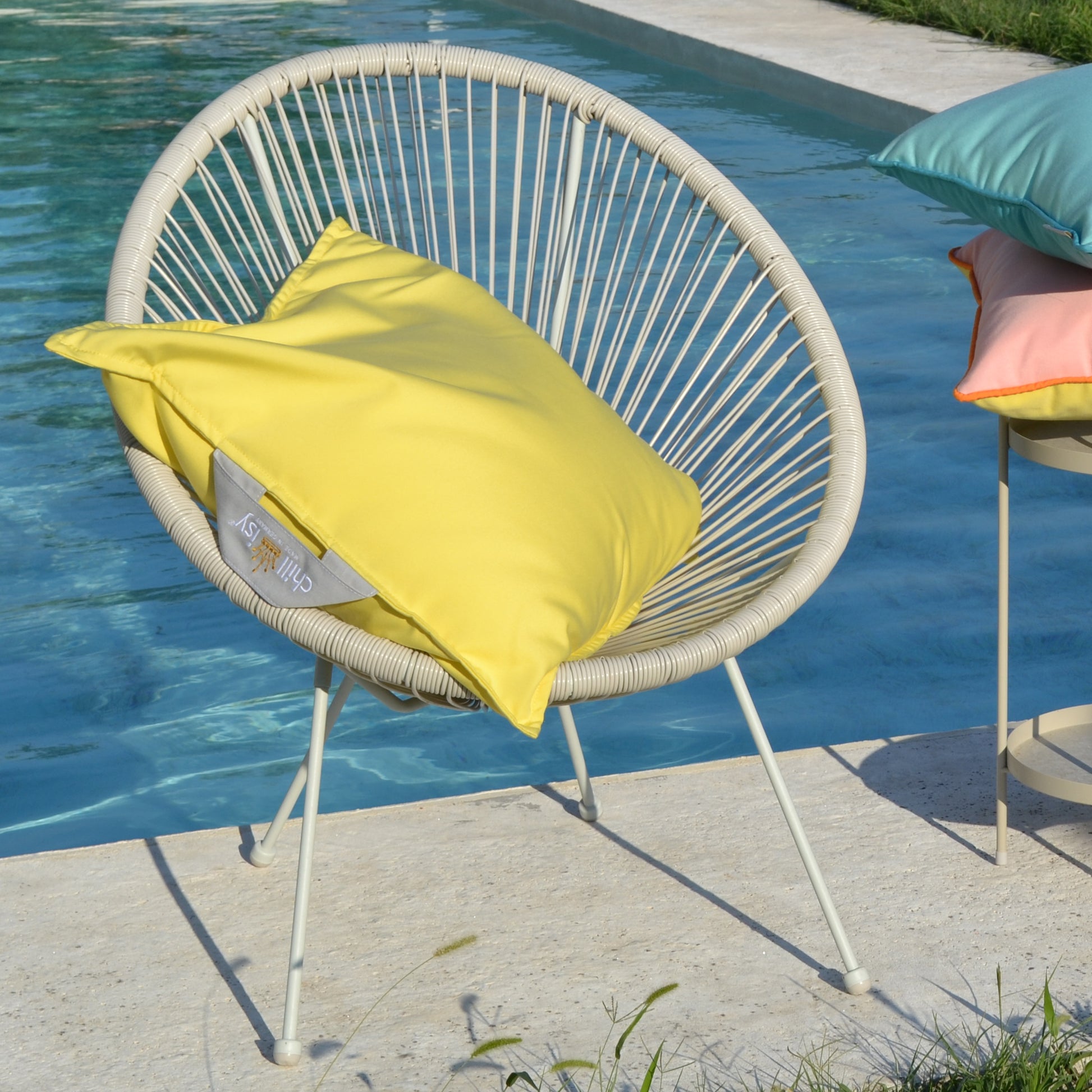 Schwimmmkissen Formentera in der Farbe Limone 60x60 cm, Verwendung: Wasser und Land. Marke: chillisy
