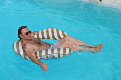 XL Schwimmring Swimmy, Durchmesser ca. 110 cm, Farbe: Beige Creme gestreift, Marke: chillisy, hergestellt in Deutschland.