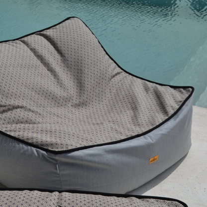 Sessel im Boho Style aus witterungsbeständigen Sunbrella Textil, hergestellt von chillisy in Deutschland.