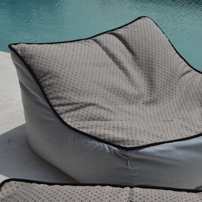 Sessel im Boho Style aus witterungsbeständigen Sunbrella Textil, hergestellt von chillisy in Deutschland.