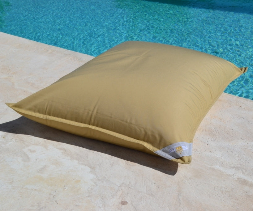 Poolkissen Premium, Pool Sitzsack, Farbe Butter Karamell Gold Beige, Schlamm, hergestellt von chillisy in Deutschland. 190x100 cm. onlilne kaufen