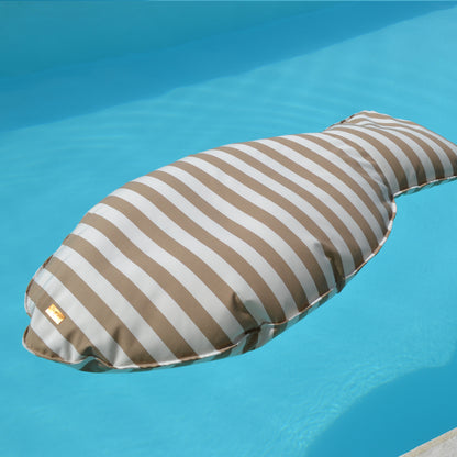 Schwimmkissen Poolkissen beige weiß gestreift in Fisch Form Float Sharky by chillisy.