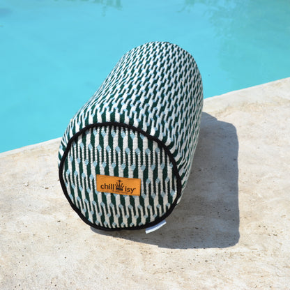 Kissen aus Sunbrella® Marquetry Textil  in den Farben aqua blau, tannengrün und weiß. Hergestellt in Deutschland von chillisy.