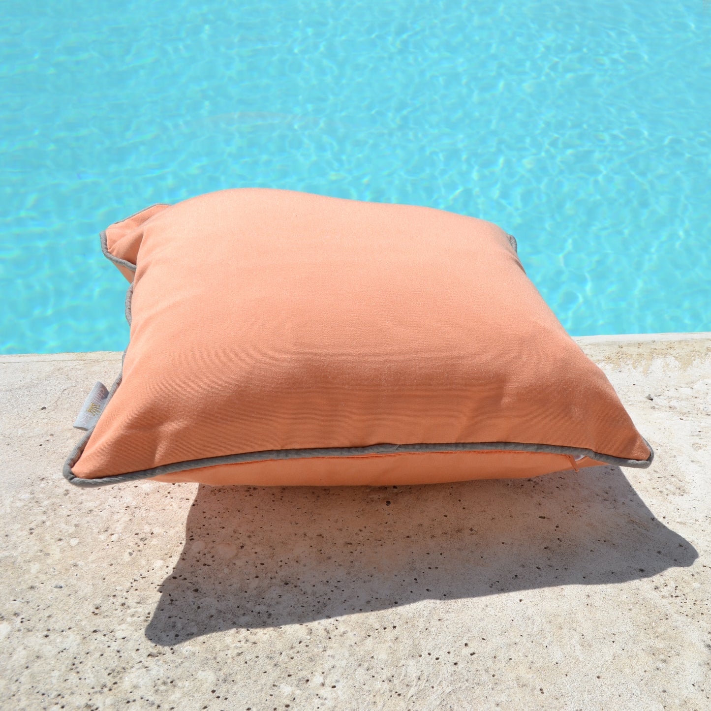 Yachtkissen Bootskissen, Farbe: Aprikot, Verwendung: Indoor, Outdoor, Yacht; Marke: chillisy; Hergestellt in Deutschland. Yacht cushion boat cushion, color: apricot, use: indoor, outdoor, yacht; Brand: chillisy; Made in Germany. Worldwide shipping.