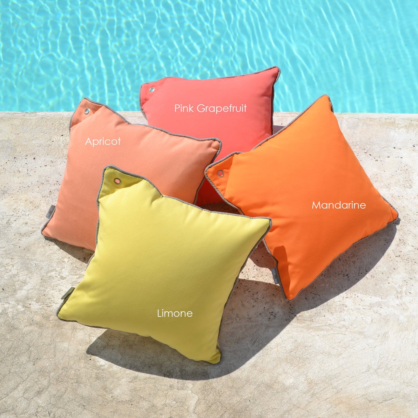 Yachtkissen Bootskissen, Farbe: Mandarinen Orange, Verwendung: Indoor, Outdoor, Yacht; Marke: chillisy; Hergestellt in Deutschland. Yacht cushion boat cushion, color: tangerine orange, use: indoor, outdoor, yacht; Brand: chillisy; Made in Germany. Worldwide shipping.