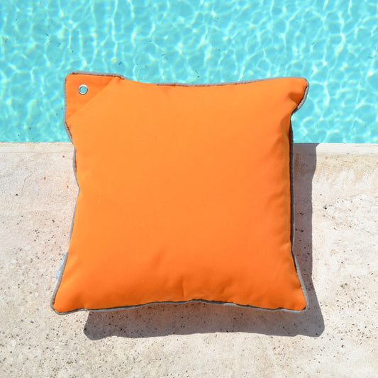 Yachtkissen Bootskissen, Farbe: Mandarinen Orange, Verwendung: Indoor, Outdoor, Yacht; Marke: chillisy; Hergestellt in Deutschland. Yacht cushion boat cushion, color: tangerine orange, use: indoor, outdoor, yacht; Brand: chillisy; Made in Germany. Worldwide shipping.