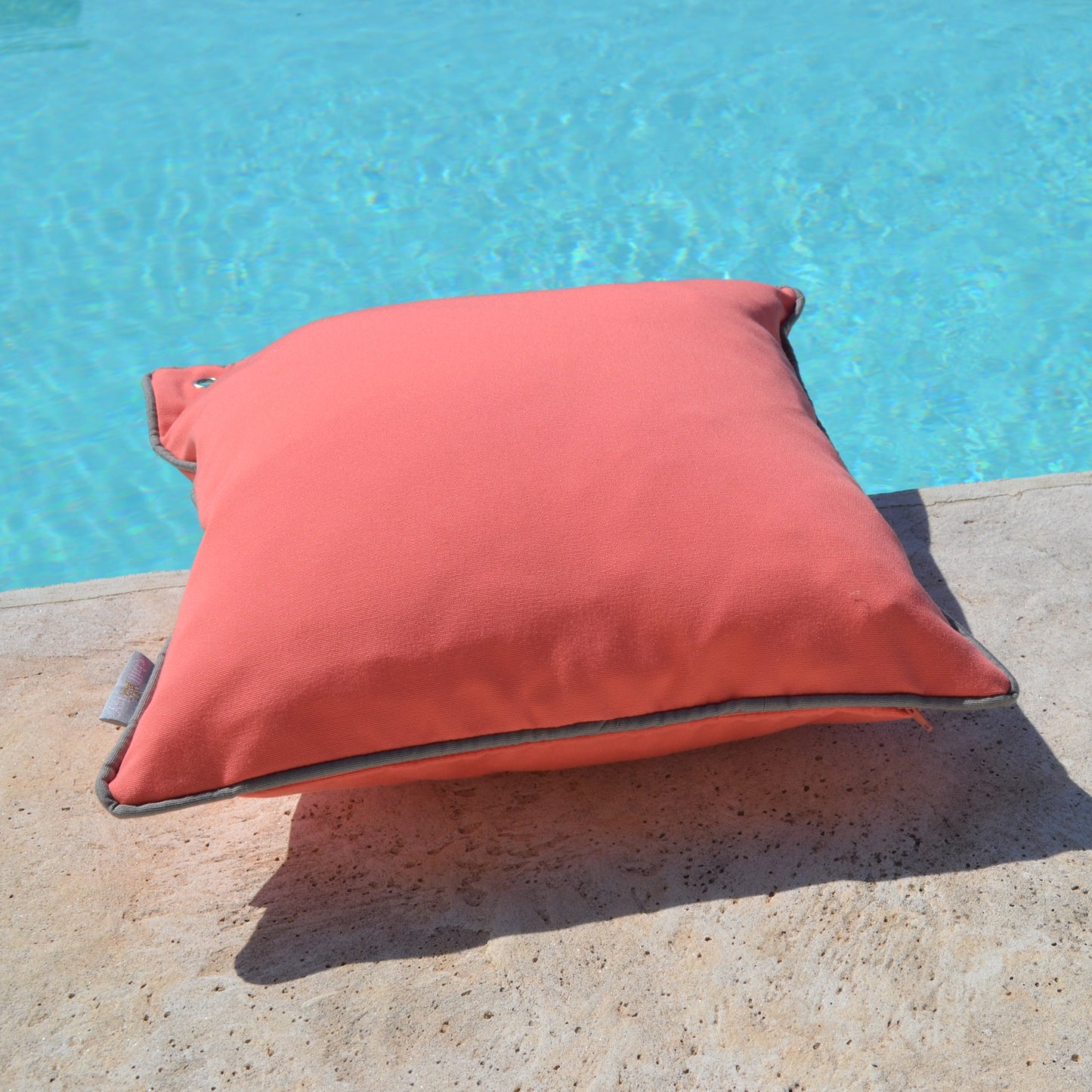 Yachtkissen Bootskissen, Farbe: Pink Grapefruit, Verwendung: Indoor, Outdoor, Yacht; Marke: chillisy; Hergestellt in Deutschland. Yacht cushion boat cushion, color: pink grapefruit, use: indoor, outdoor, yacht; Brand: chillisy; Made in Germany. Worldwide shipping.